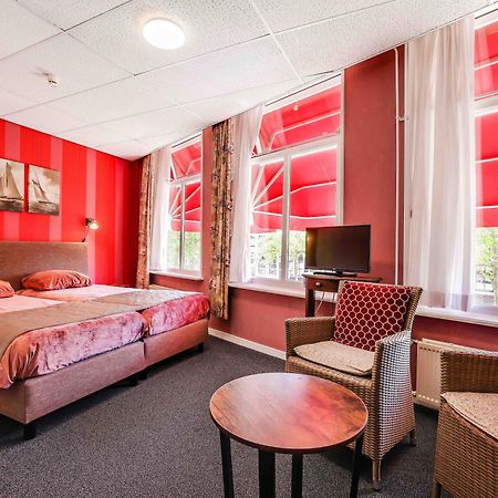 Hotel Restaurant 'T Heerenlogement ฮาร์ลิงเงน ภายนอก รูปภาพ