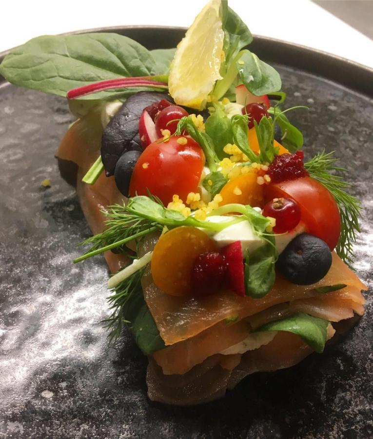 Hotel Restaurant 'T Heerenlogement ฮาร์ลิงเงน ภายนอก รูปภาพ