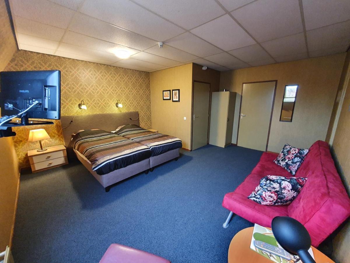 Hotel Restaurant 'T Heerenlogement ฮาร์ลิงเงน ภายนอก รูปภาพ