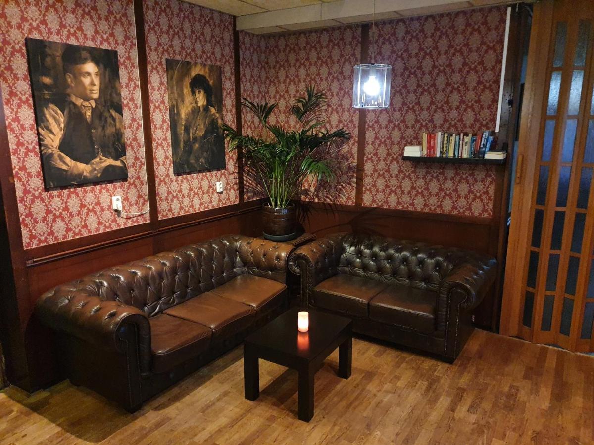 Hotel Restaurant 'T Heerenlogement ฮาร์ลิงเงน ภายนอก รูปภาพ