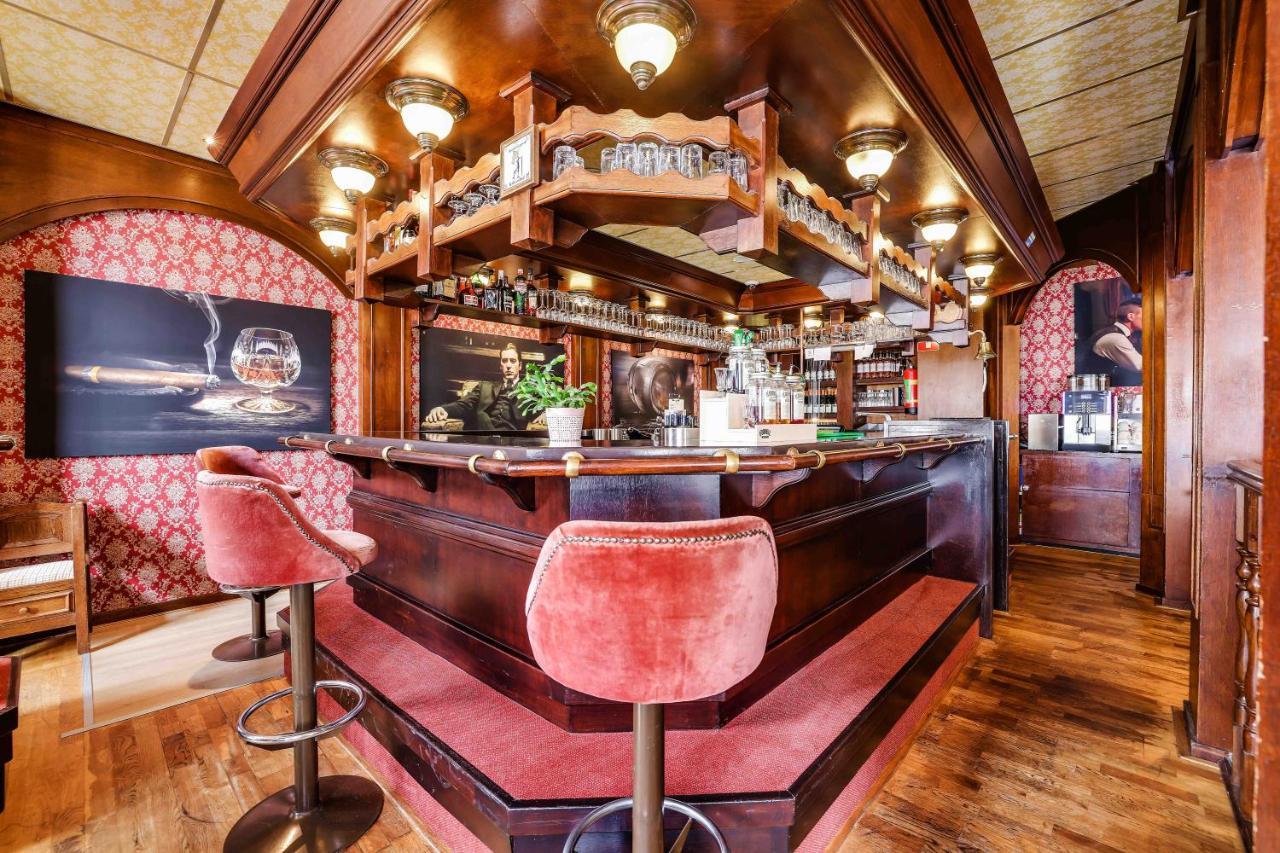 Hotel Restaurant 'T Heerenlogement ฮาร์ลิงเงน ภายนอก รูปภาพ