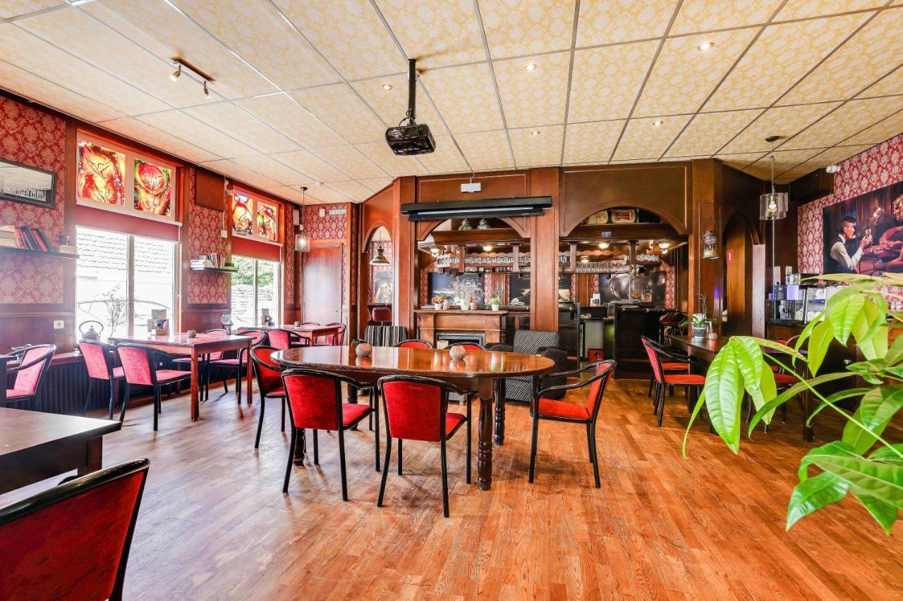 Hotel Restaurant 'T Heerenlogement ฮาร์ลิงเงน ภายนอก รูปภาพ