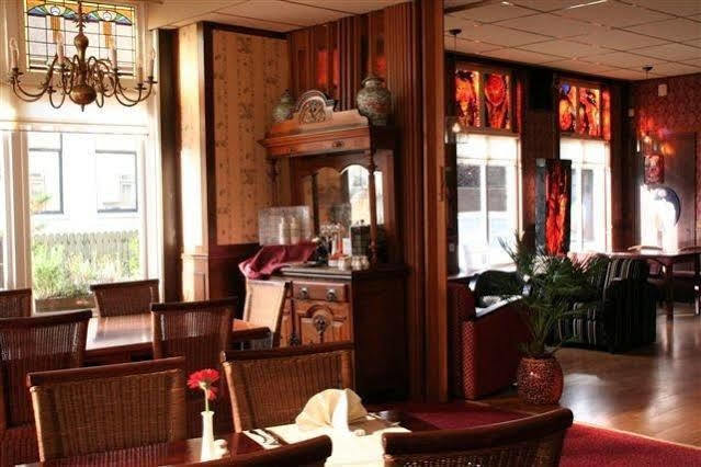 Hotel Restaurant 'T Heerenlogement ฮาร์ลิงเงน ภายนอก รูปภาพ