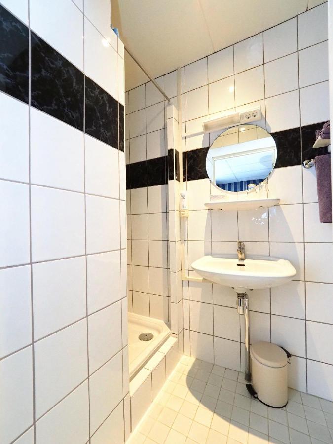Hotel Restaurant 'T Heerenlogement ฮาร์ลิงเงน ภายนอก รูปภาพ